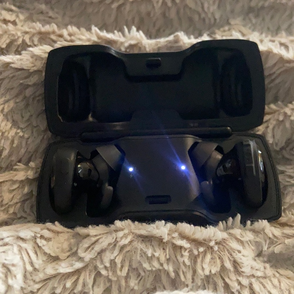 Bose bluetooth. Used buy in great condition.